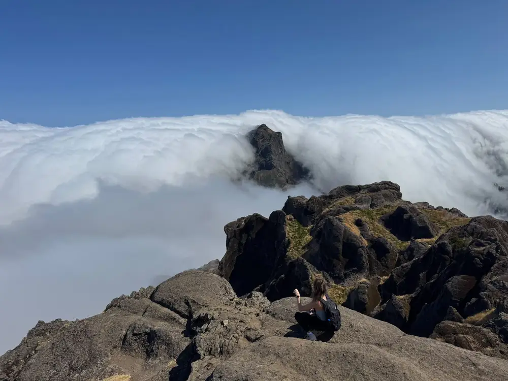 Pico Grande clouds below the mountain