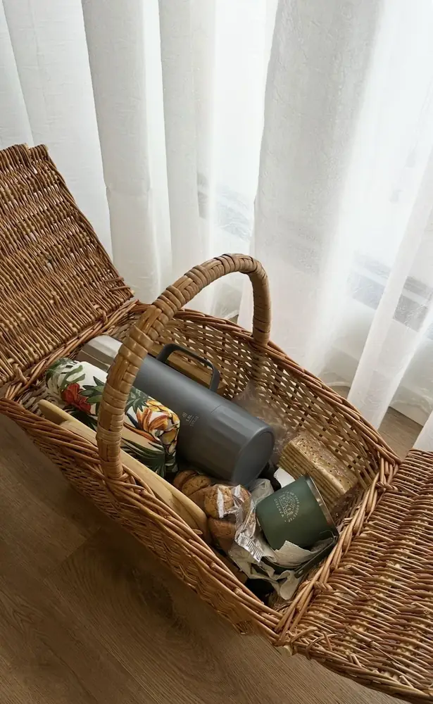 Private Sunrise picnic basket